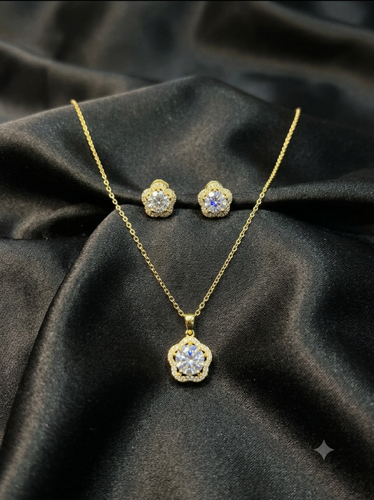 Gold Diamond 5 Petaled Flower Necklace Set
