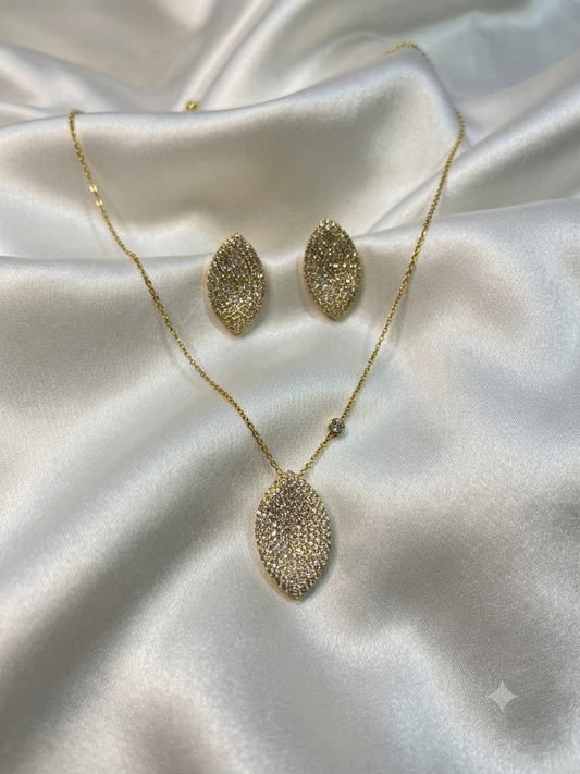Gold Diamond Elongated Leaf Necklace Set