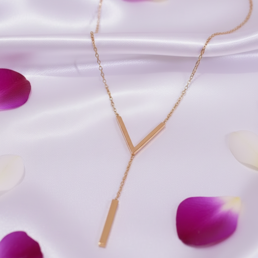 Gold V Luxe Pendant Chain